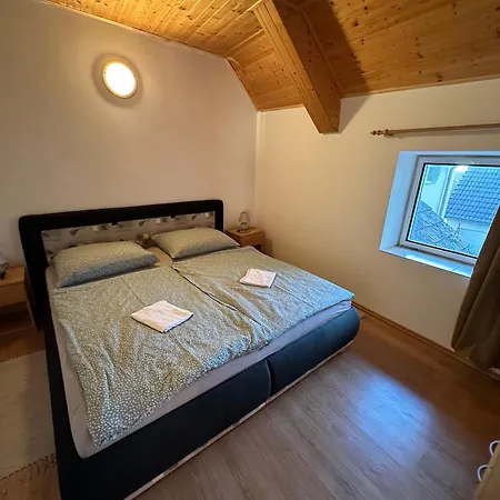 Apartment Dehtare شقة *